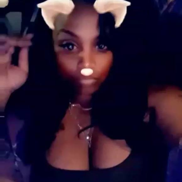 Meet your Posher, Tia - Picture 1 of 1